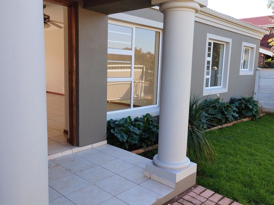 5 Bedroom Property for Sale in Wavecrest Eastern Cape